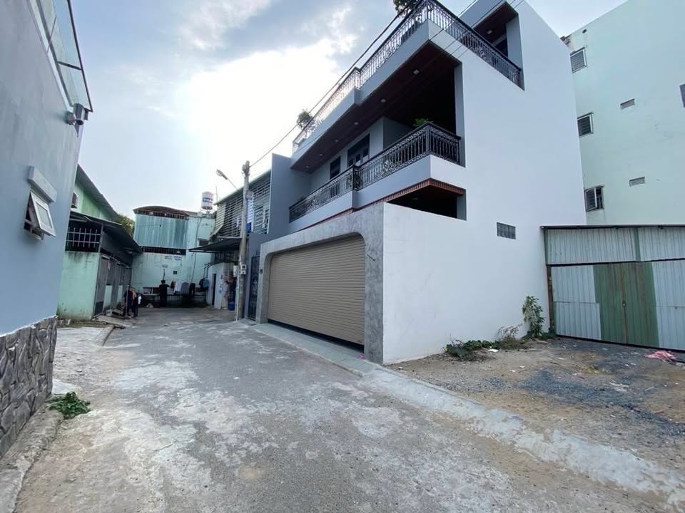 Đất thổ cư Linh Tây 90.3m² giá 8.2 tỷ - Sổ đỏ chính chủ, xây dựng tự do!