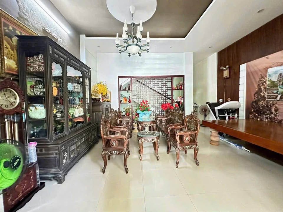 Nhà 3 tầng 2 mặt tiền Trần Văn Ơn - 126m² giá 8.1 tỷ - Tiềm năng kinh doanh vượt trội!