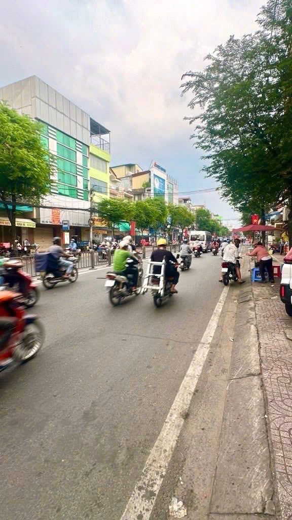 Nhà bán Tùng Thiện Vương, Q8 - 46m² giá 5.9 tỷ - Căn góc thông thoáng!