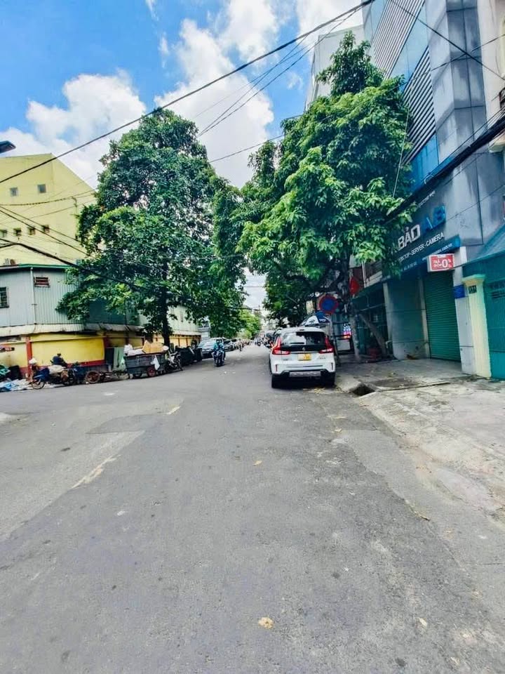 Khách sạn 7 tầng mặt tiền Sư Vạn Hạnh Quận 10 giá 44 tỷ - Dòng tiền ổn định 170 triệu/tháng!