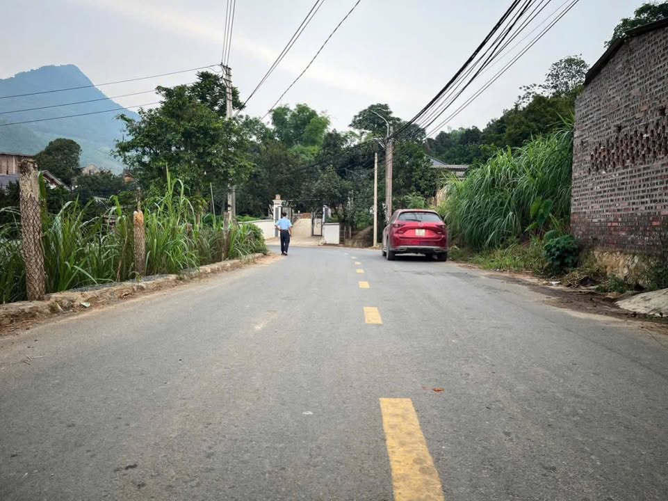 Đất nền Minh Quang, Ba Vì 593m² giá 2 tỷ - Sổ đỏ chính chủ, vị trí đắc địa!