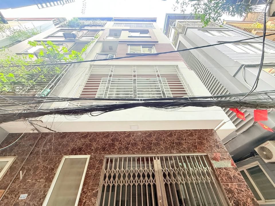 Nhà phố Đội Cấn, Ba Đình 52m² giá 14.5 tỷ - Kinh doanh tốt, sổ đỏ chính chủ!