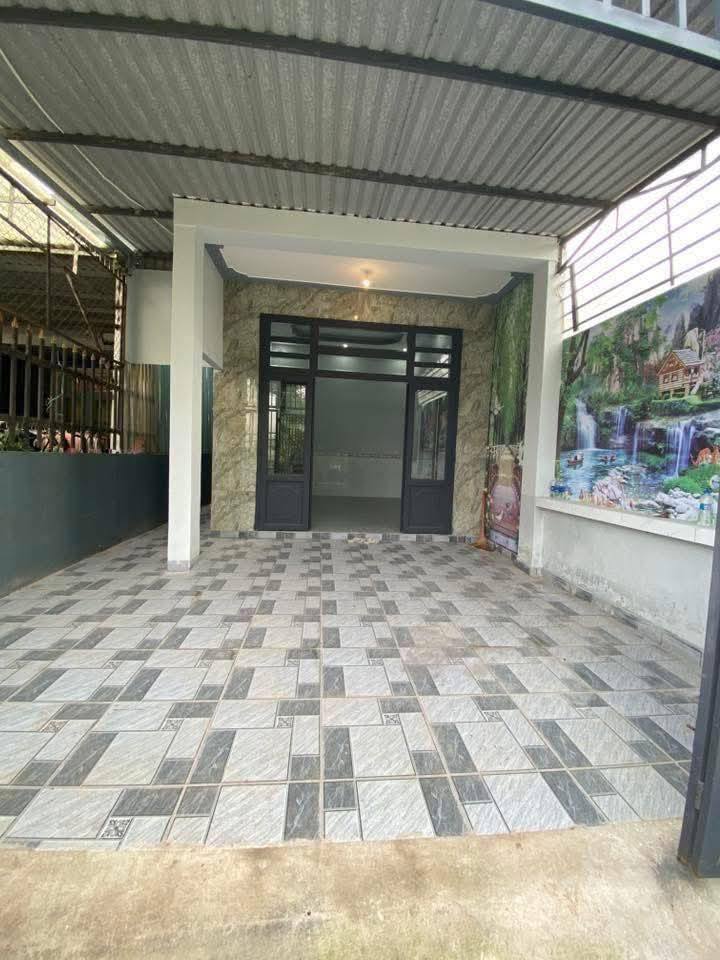 Nhà riêng Tân Vĩnh Hiệp 121m² giá 2.1 tỷ - Sổ đỏ chính chủ, sân ô tô rộng rãi!