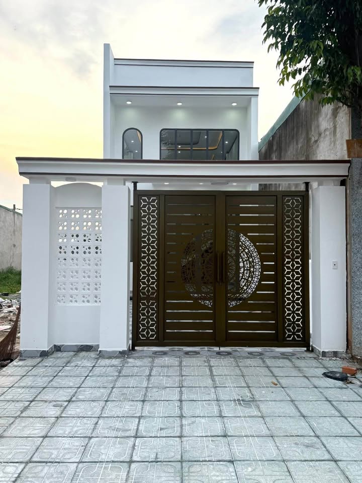 Nhà 4 phòng ngủ tại Huyện Bến Cát, Bình Dương, 150m² giá 2.5 tỷ - Sổ hồng chính chủ!