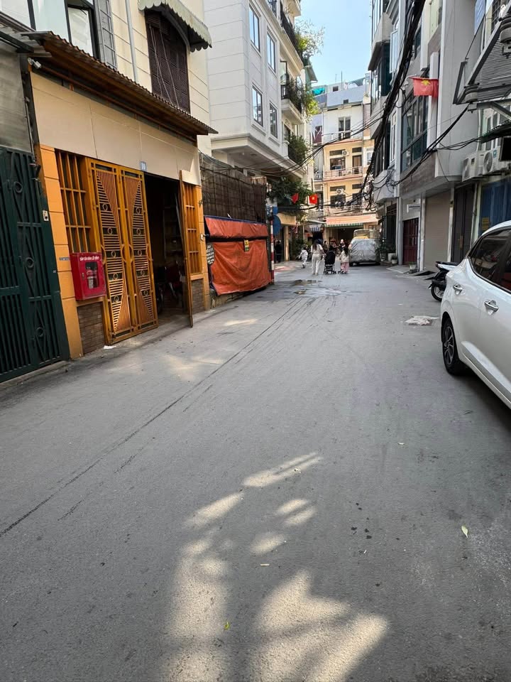 Nhà mặt phố Thổ Quan Đống Đa 30m² giá 14.5 tỷ - Kinh doanh sầm uất, chính chủ!