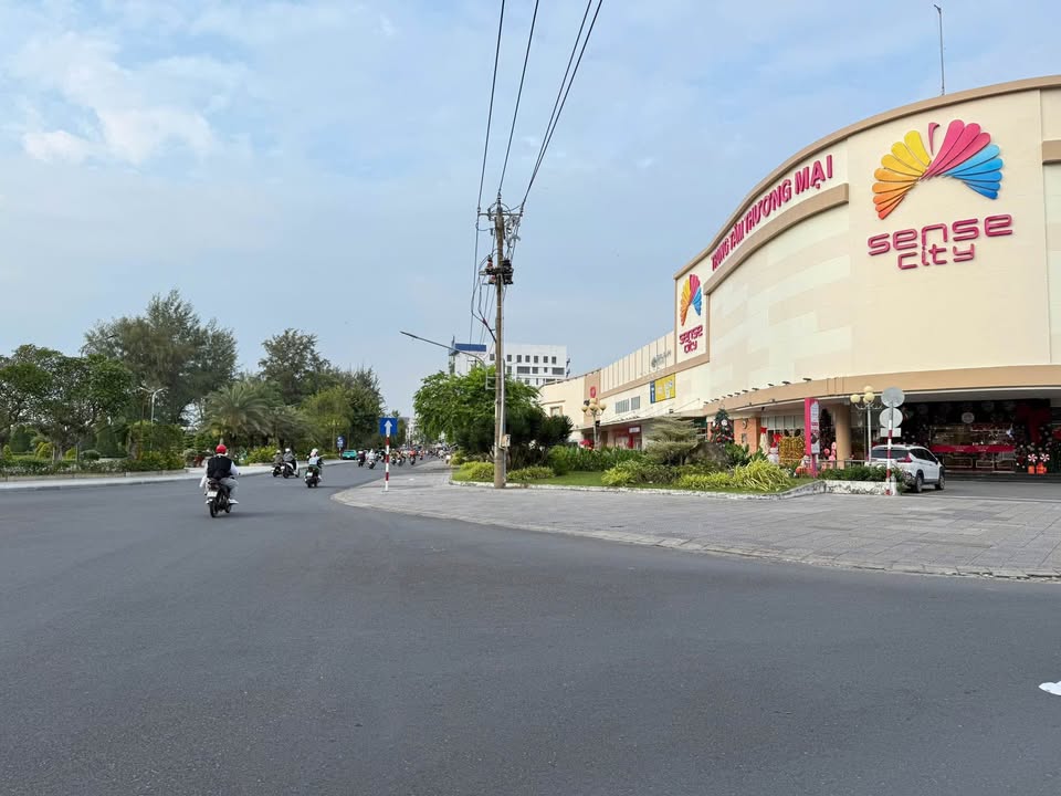 Nhà mặt tiền đường Trần Quốc Tuấn, Bến Tre 139.5m² giá 4.9 tỷ - Thương lượng ngay!