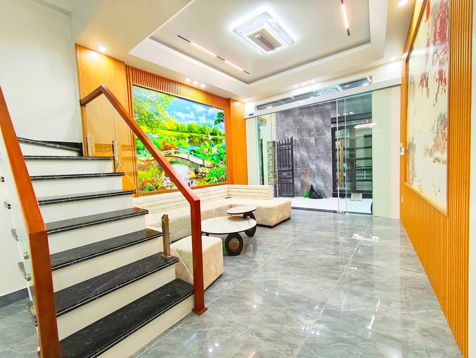 Nhà đẹp Hồ Sen, Quận Lê Chân 55m² giá 4.15 tỷ - Vị trí vàng, tiện ích đầy đủ!