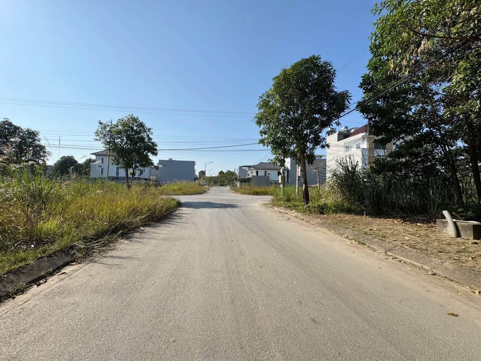 Lô đất KĐT Hồng Thái 100m² giá 2 tỷ - Cơ hội đầu tư tuyệt vời!