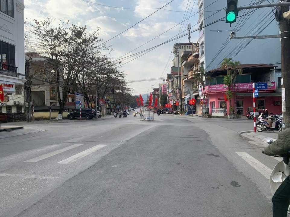 Nhà 3 tầng đường Trần Phú, Hà Giang 76m² giá 6 tỷ - Giá sốc, vị trí đắc địa!