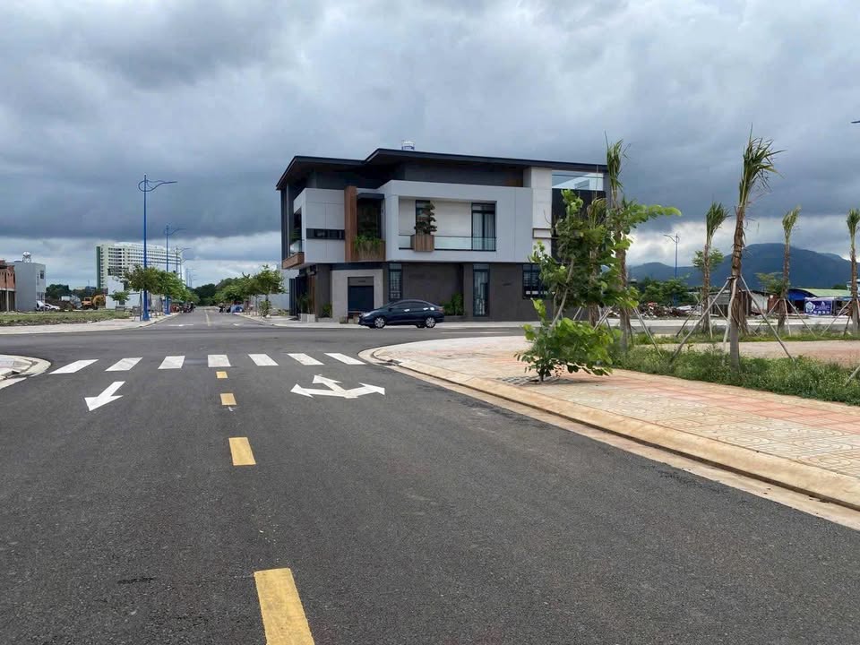 Đất nền Hòa Long 90m² giá 2 tỷ - Sổ hồng riêng, cơ sở hạ tầng hoàn thiện!