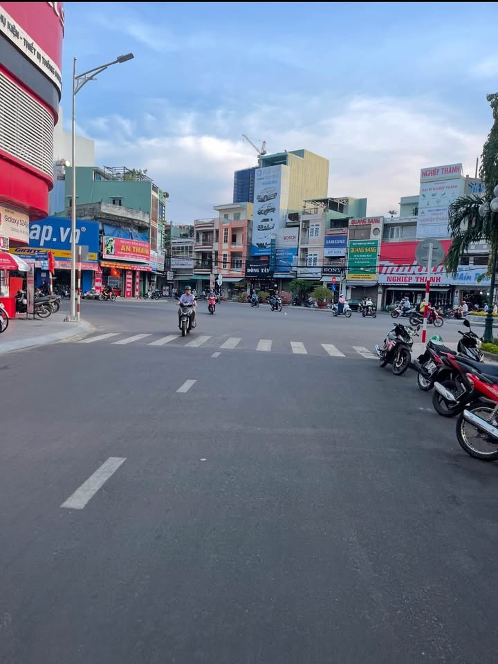 Nhà mặt tiền kinh doanh đường Ỷ Lan, TP. Quy Nhơn 80m² giá 8.5 tỷ - Đầu tư sinh lời ngay!