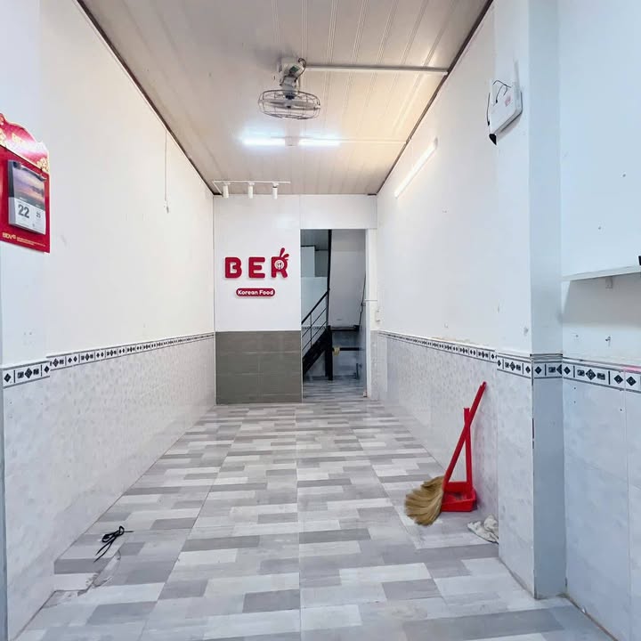 Nhà phố Xóm Chiếu, quận 4, 21.5m² giá 3 tỷ - Hẻm thông thoáng, tiện ích đầy đủ!