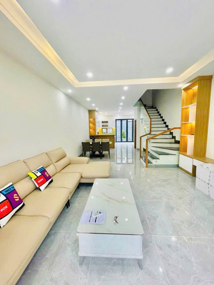 Cho thuê townhouse Mỹ Gia The Capella 270m² - Nội thất đầy đủ, gần hồ bơi!
