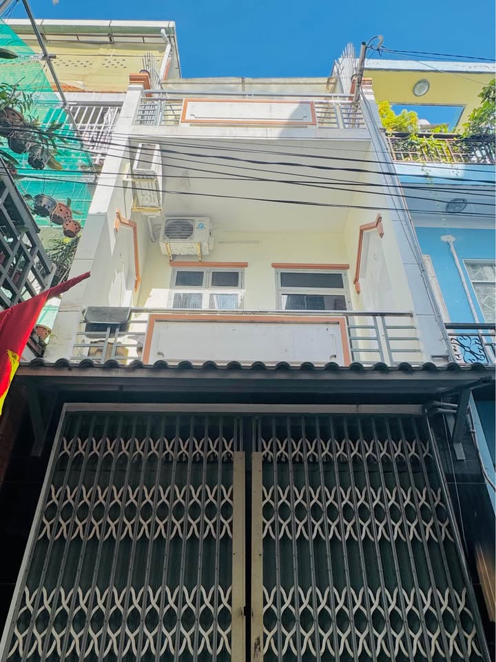 Nhà 3 tầng Gò Vấp 50m² giá 5.2 tỷ - Hẻm rộng thoáng, vào ở ngay!