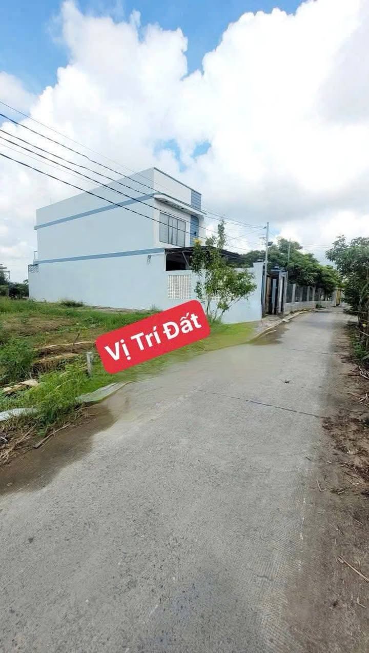 Đất thổ cư ấp Chánh, Long Hiệp, Bến Lức 149,5m² giá 1.4 tỷ - Vị trí đắc địa, dân cư đông đúc!