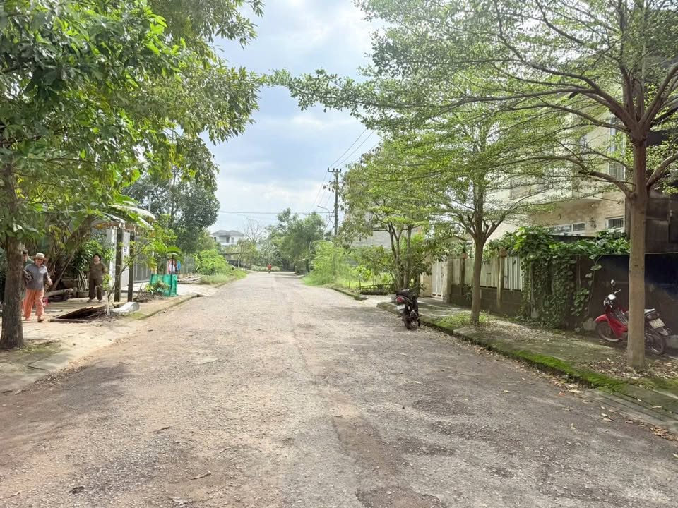 Bán FrontHouse mặt tiền đường Dương Quáng Hàm, Thủy Xuân 100m² - Giá chỉ 2.1 tỷ VND!