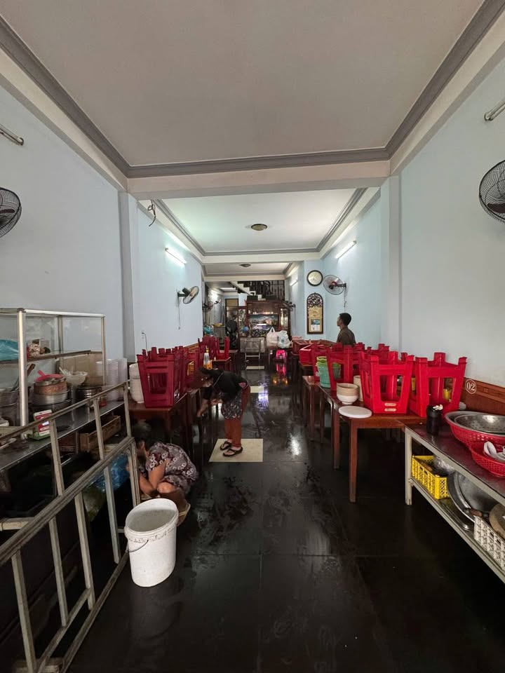 Nhà phố Buôn Ma Thuột 72m² giá 18.9 tỷ - Vị trí kinh doanh đắc địa!