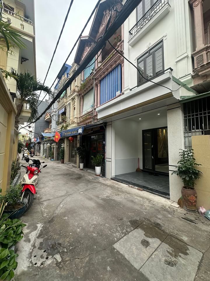 Nhà 3,5 Tầng Đẹp Mặt Tiền Lạch Tray 51m² Giá 4.X Tỷ - Không Thể Bỏ Lỡ!