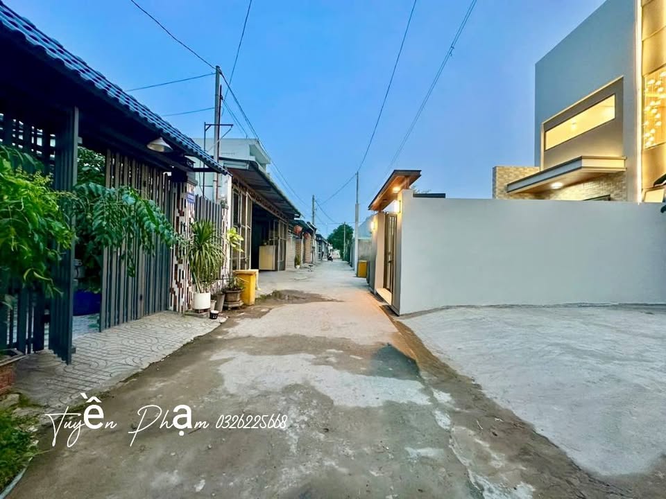 Nhà phố Đạo Thạnh, Mỹ Tho 109m² giá 3.9 tỷ - Thiết kế hiện đại, tiện nghi đầy đủ!