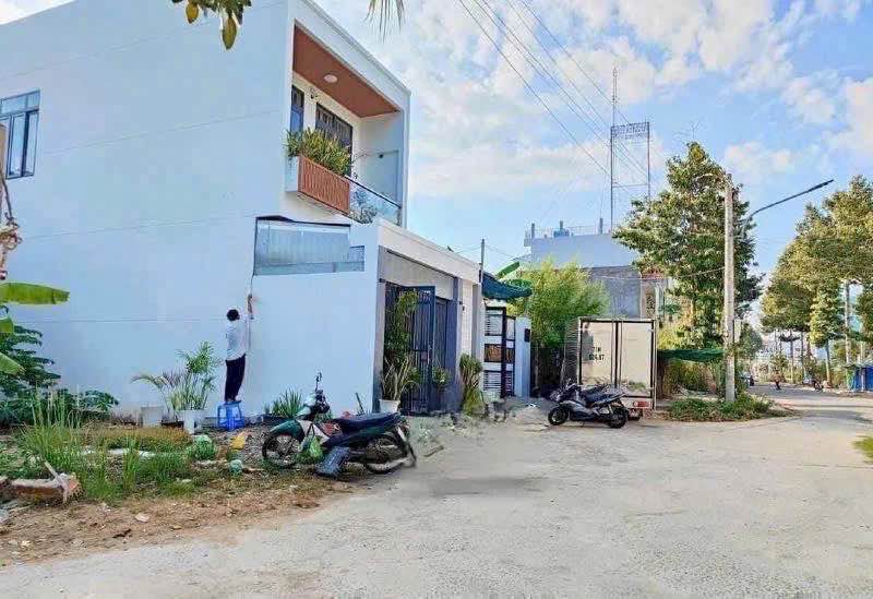 Đất nền liền kề Bến Tre 110m² giá 1.55 tỷ - Hướng Tây Nam, sổ đỏ chính chủ!