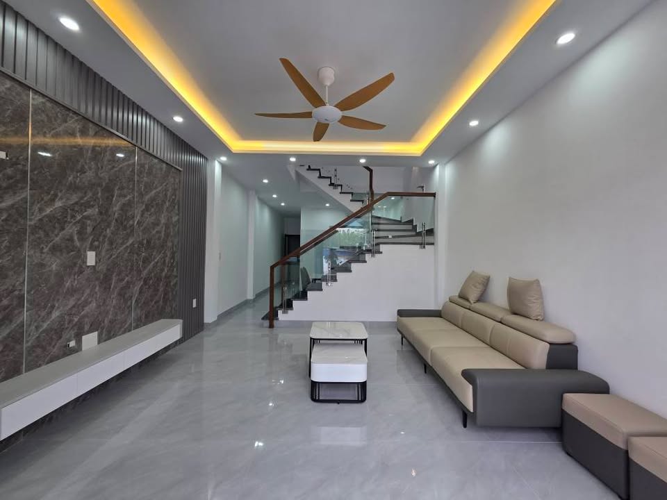 Nhà 2 tầng Bắc Sơn An Dương 78m² giá 2.1 tỷ - Sân cổng rộng rãi, gần chợ!