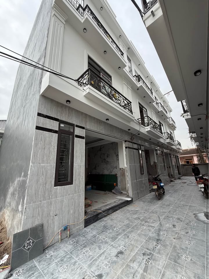 Nhà 3 tầng Hưng Đạo, Hải Phòng 40m² giá 1.8 tỷ - An ninh tốt, tiện ích đầy đủ!