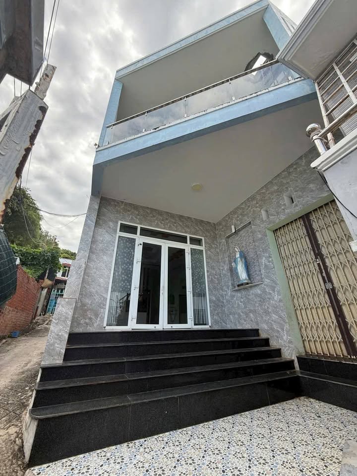 Nhà phố 1 lầu 1 trệt 124m² giá 3.7 tỷ - Gần biển Vũng Tàu!