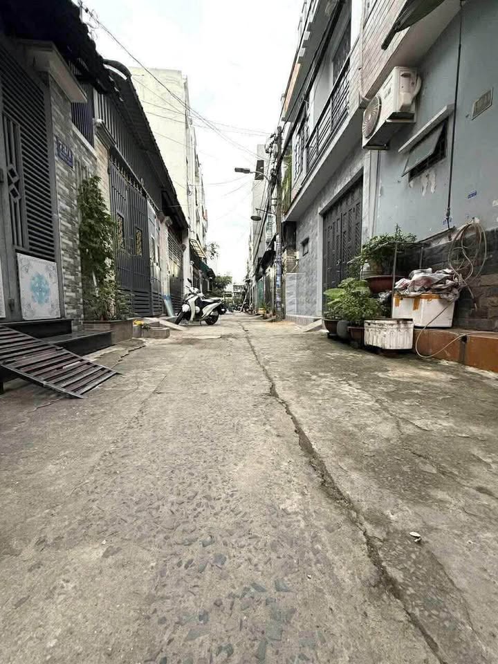 Nhà 2 Tầng Hẻm Xe Hơi Thới An Quận 12 56m² giá chỉ 4 tỷ - Full nội thất tặng kèm!