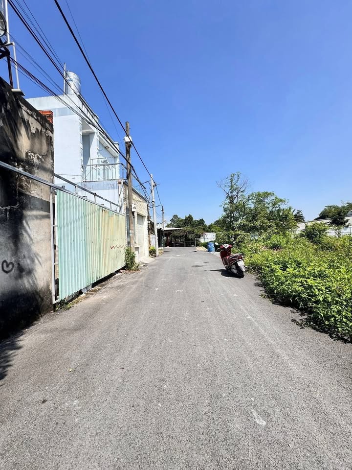 Đất thổ cư 100m² tại Thới Tam Thôn, Hóc Môn - Giá 3.5 tỷ, thương lượng ngay!