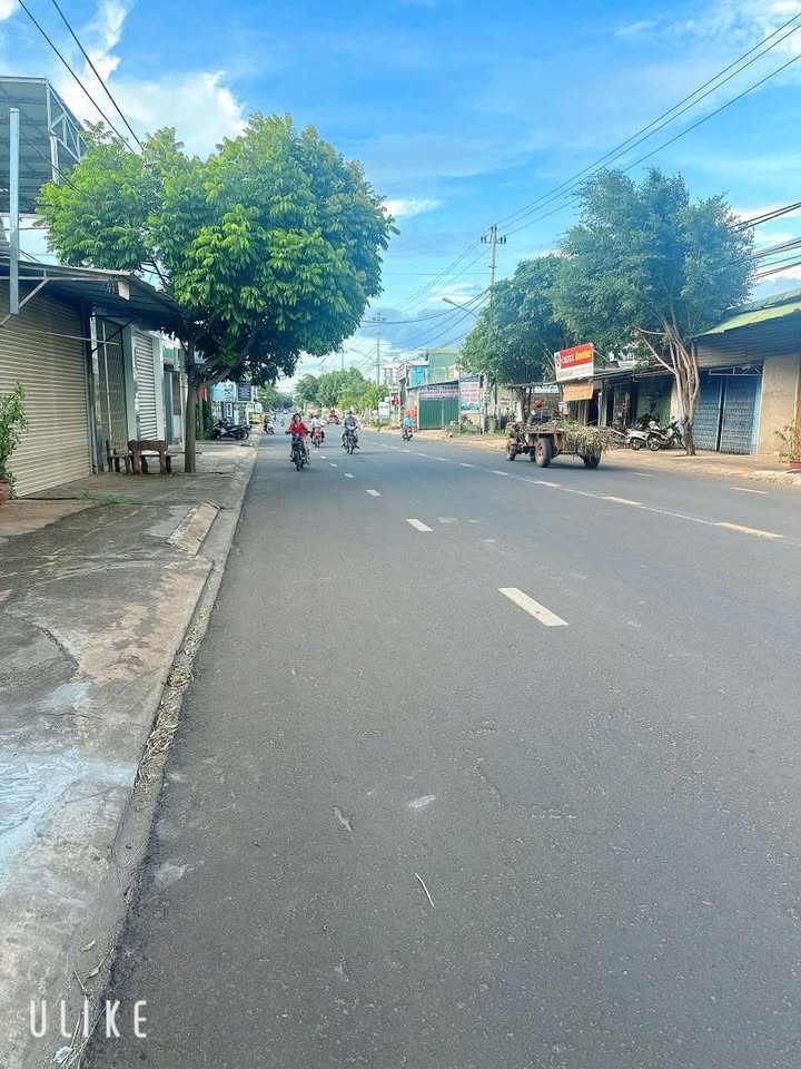 Nhà mặt tiền kinh doanh đường Y Wang, phường Ea Kao, 185m² giá 4 tỷ - Đầu tư sinh lời hấp dẫn!