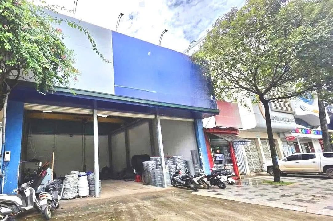 Nhà cho thuê mặt tiền Nguyễn Tất Thành 214m² - Kinh doanh thuận lợi ngay trung tâm!