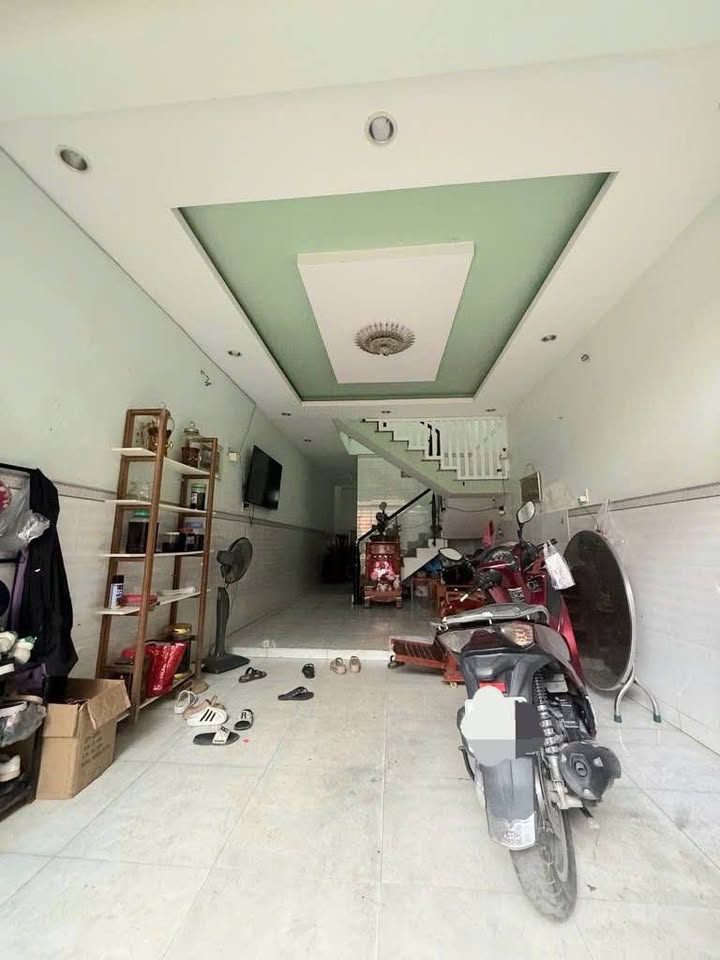 Nhà bán Gò Vấp 98m² giá 8.9 tỷ - Sổ hồng chính chủ, gần Emart!