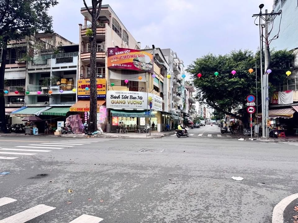 Nhà phố Đỗ Ngọc Thạnh Q5 - 70m² giá 12.99 tỷ - Chính chủ, 2 mặt hẻm