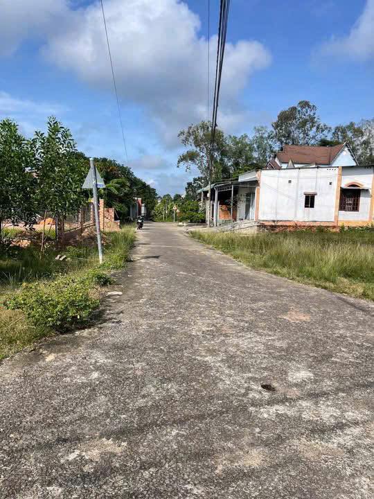 Đất thổ cư Vĩnh An 8, xã Trị An, giá chỉ 990 triệu - Xây dựng tự do!