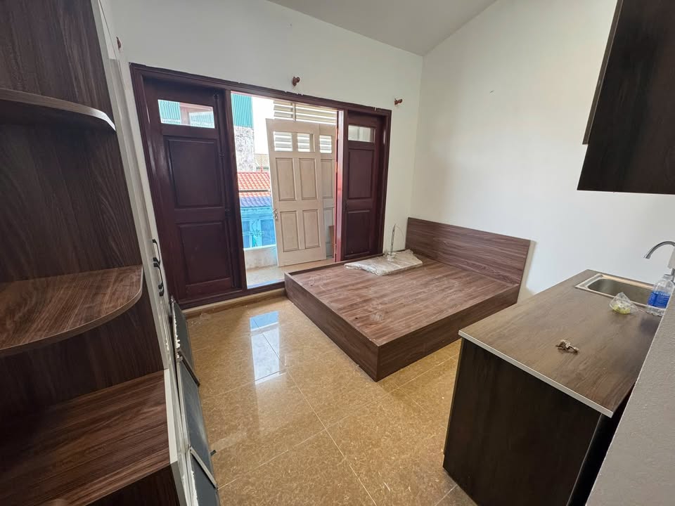 Phòng cho thuê tại Ngõ 176 Mai Dịch 4.3 triệu - Ban công siêu rộng, đầy đủ nội thất!