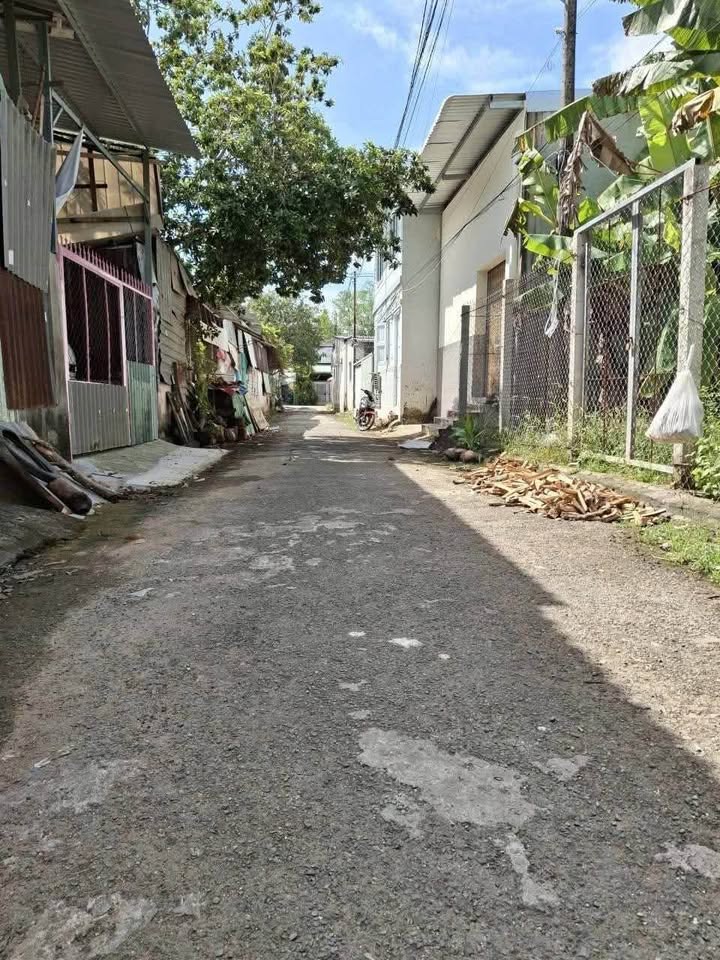 Nhà 1 Trệt 1 Lửng Bình Thủy 133m² giá 1.65 tỷ - Gần chợ ngã tư!