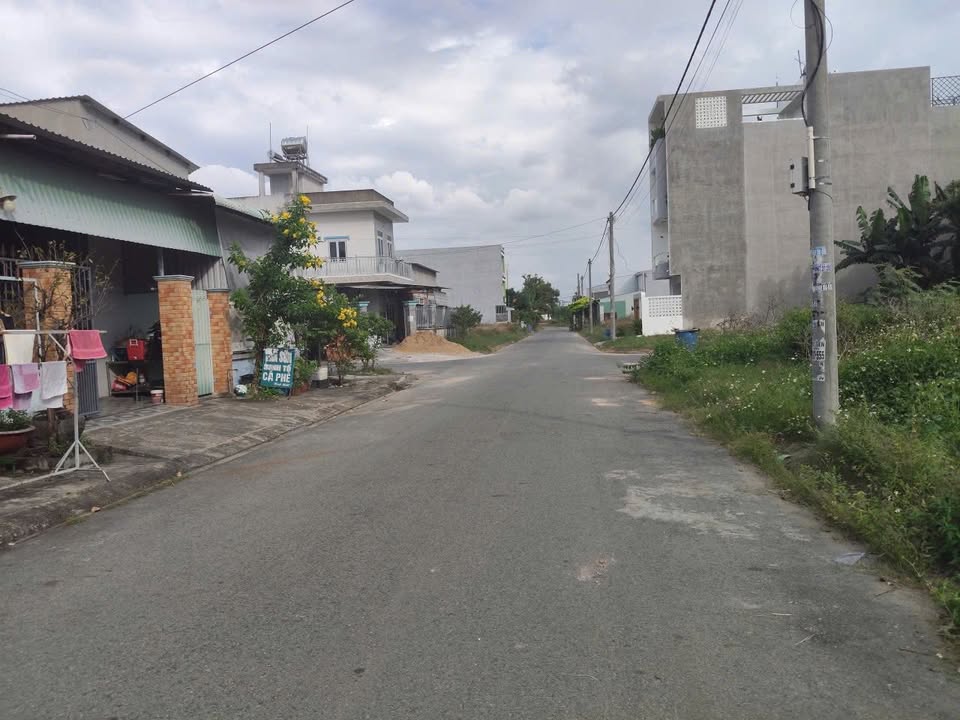 Đất nền KDC Tứ Hải Dĩ An 100m² giá 3.8 tỷ - Hàng hiếm giá tốt!