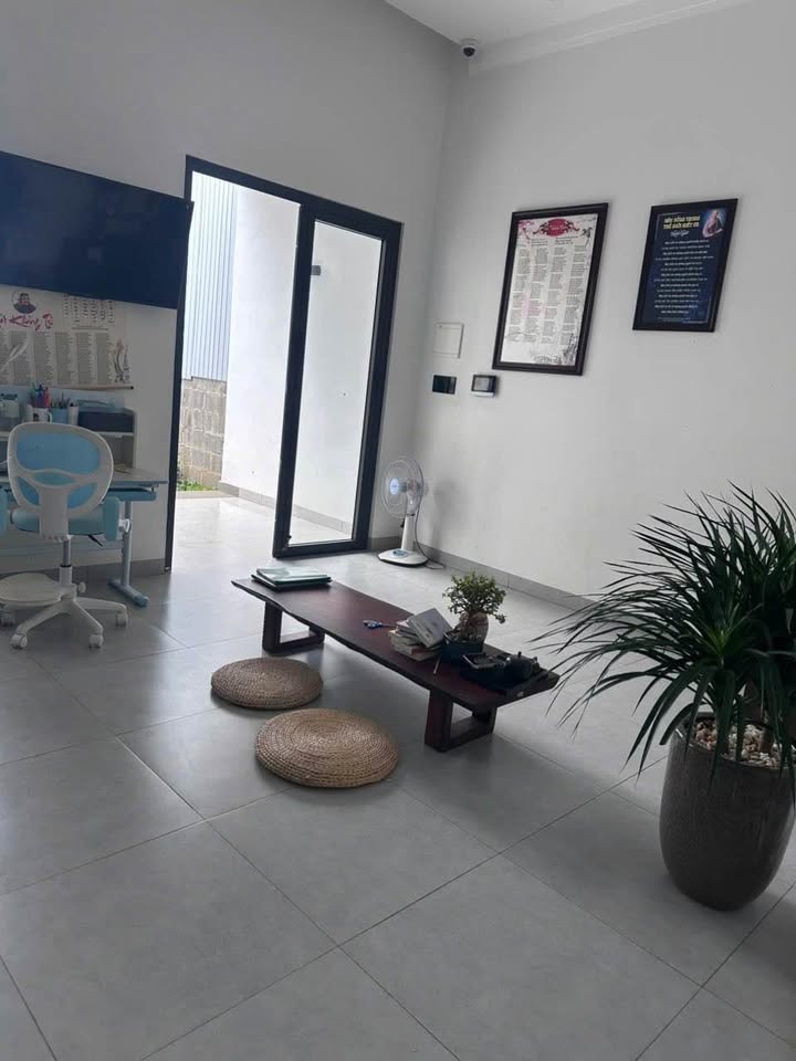 Nhà đẹp tại đường Hải Thượng Lãn Ông, Thiện An, Buôn Hồ 210m² - Giá chỉ 2.6 tỷ!