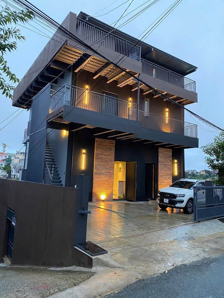 Biệt thự mặt tiền hẻm Lương Thế Vinh Đà Lạt 840m² giá 48 tỷ - Kinh doanh căn hộ dịch vụ thu nhập cao!