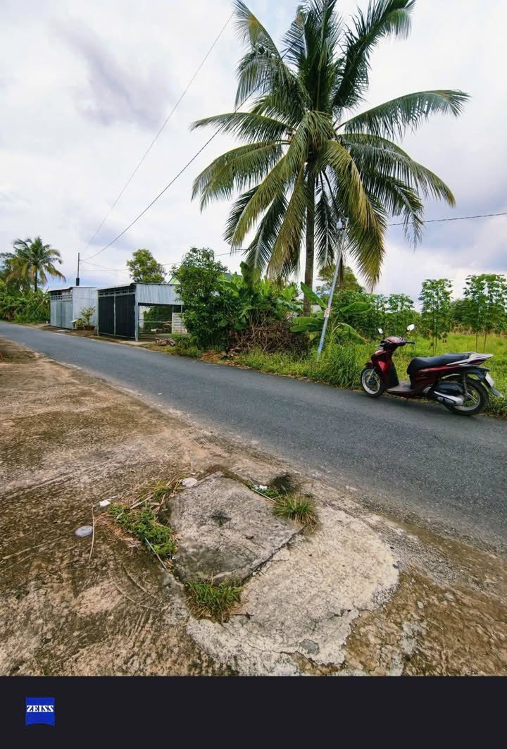 Bán mặt tiền Nguyễn Viết Xuân quận Bình Thủy 147.6m² - Giá mềm chỉ 1.25 tỷ!