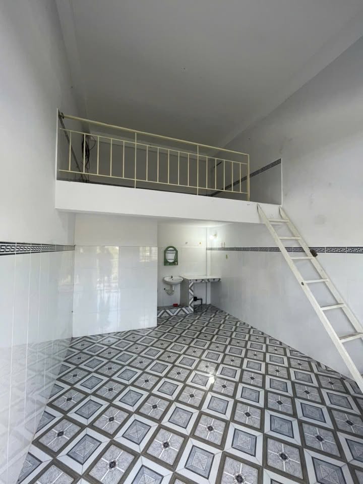 Phòng cho thuê tại Đường Lăng Hoàng Gia, Gò Công - Giá chỉ 900.000đ/tháng!