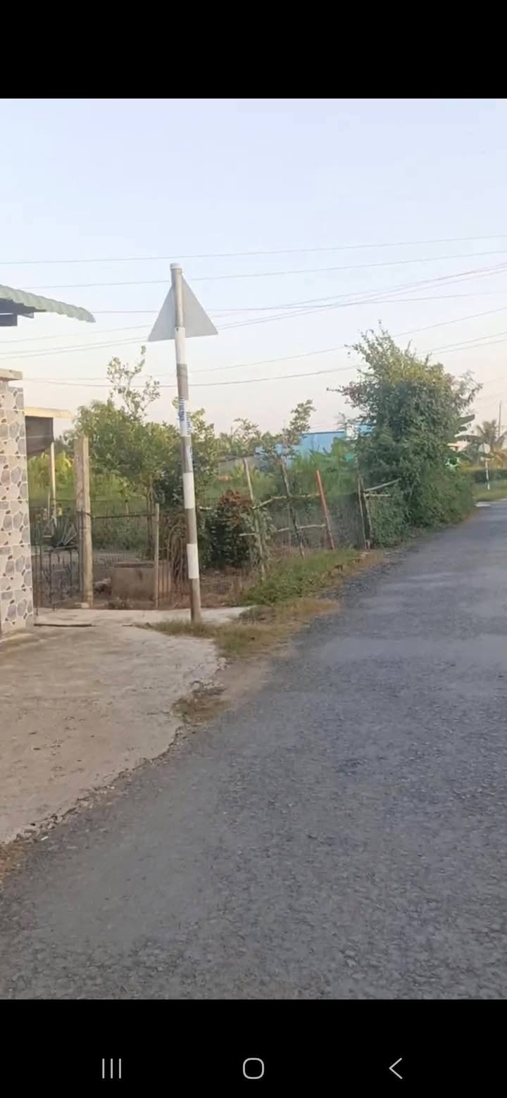 Nhà phố mặt tiền đường nhựa TĐT 300m² giá 1.35 tỷ - Cơ hội đầu tư tuyệt vời!