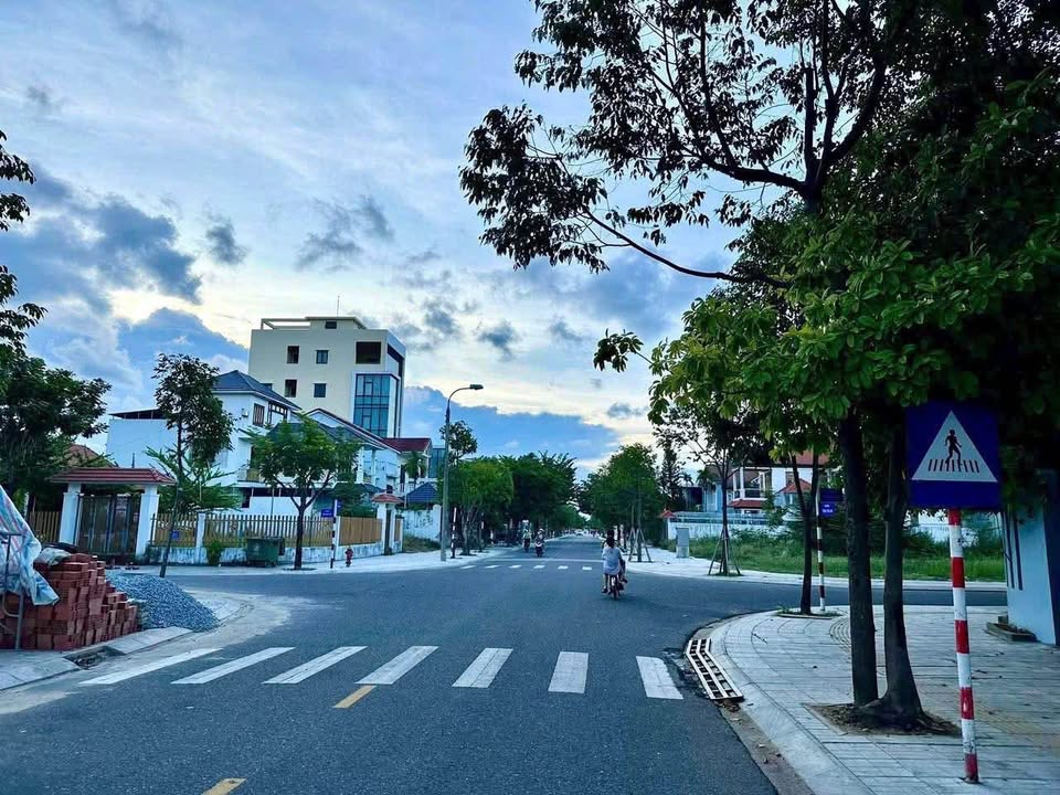 Đất nền đường Trần Thủ Độ, phường Tân Thạnh, 250m² - Vị trí đẹp, thích hợp xây dựng!