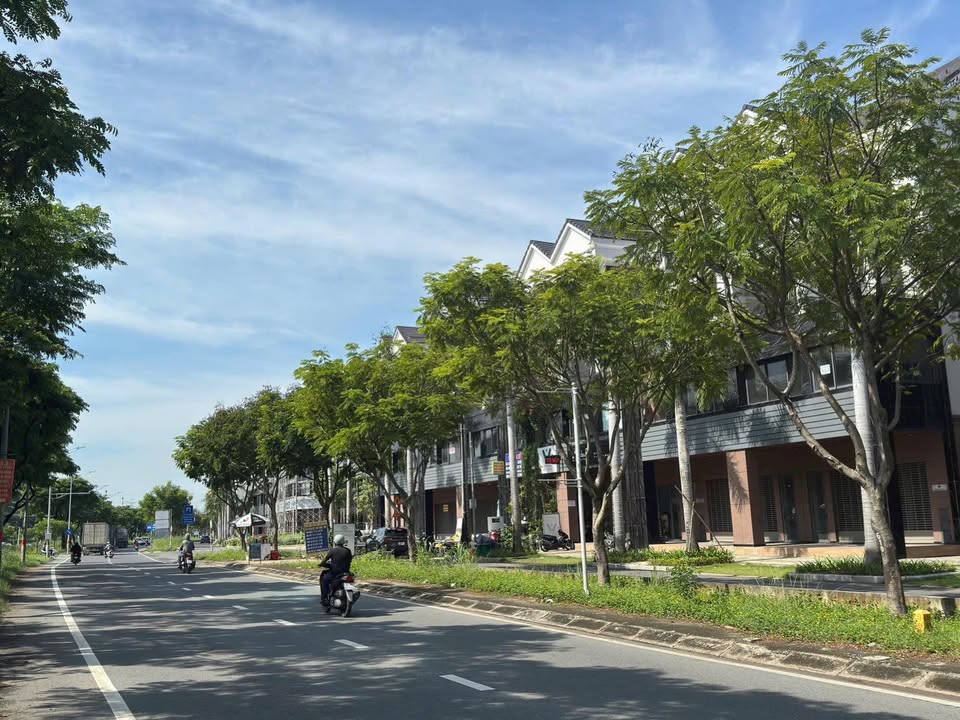 Shophouse GS Metrocity Nhà Bè 140m² giá 50 triệu - Thang máy riêng sẵn sàng vào kinh doanh!