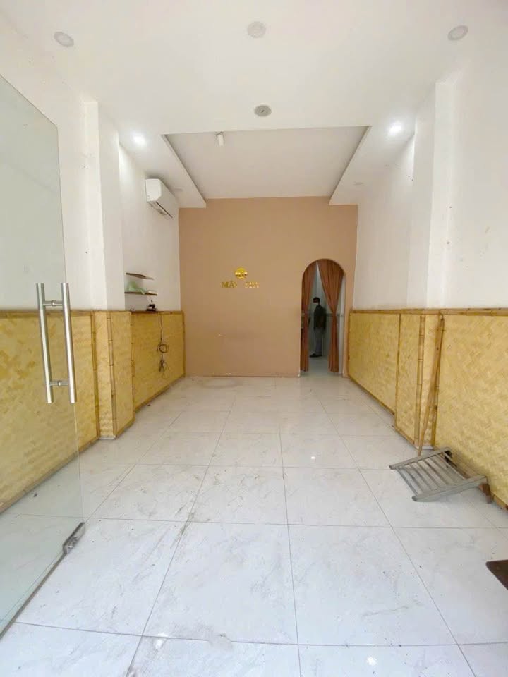 Nhà nguyên căn mặt tiền Lê Quang Định, 47m² giá 17 triệu - Phù hợp ở và kinh doanh!