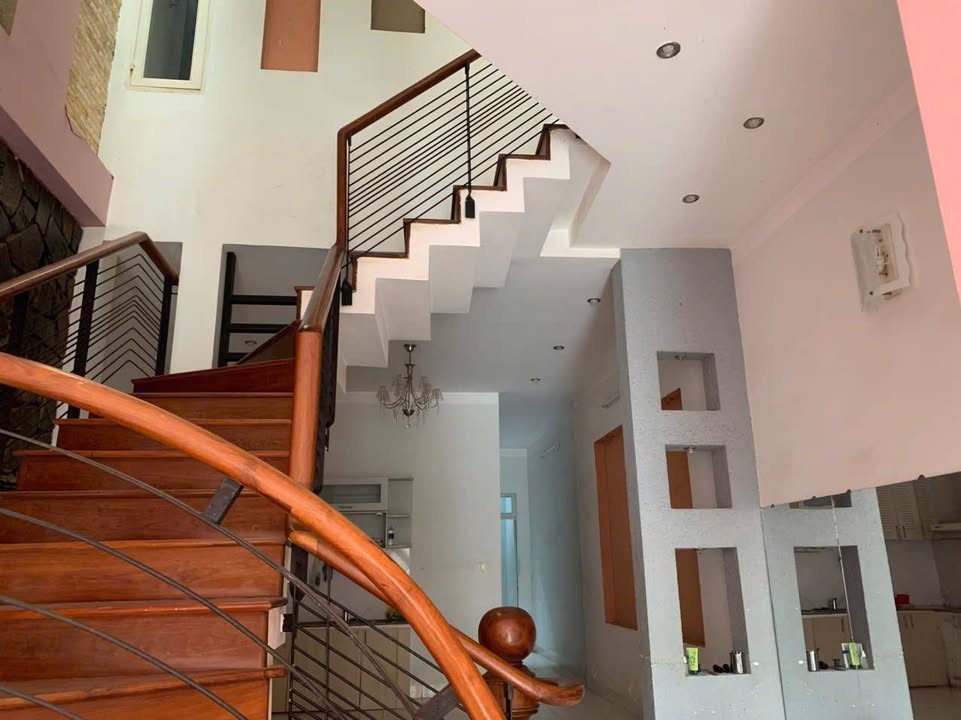 Nhà mặt tiền kinh doanh đường Y Moan, Tân Lợi 115m² giá 9,8 tỷ - Sẵn sàng vào ở!