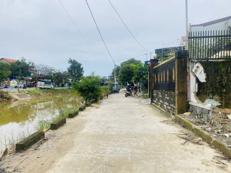 Đất nền góc 2 mặt tiền tại TDP Tây Trì Nhơn, TP. Huế - Giá chỉ 2.2 tỷ!