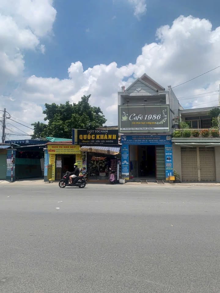 Bán nhà mặt tiền đường Chế Lan Viên, quận Tân Phú, 222m² - Giá thương lượng hấp dẫn!