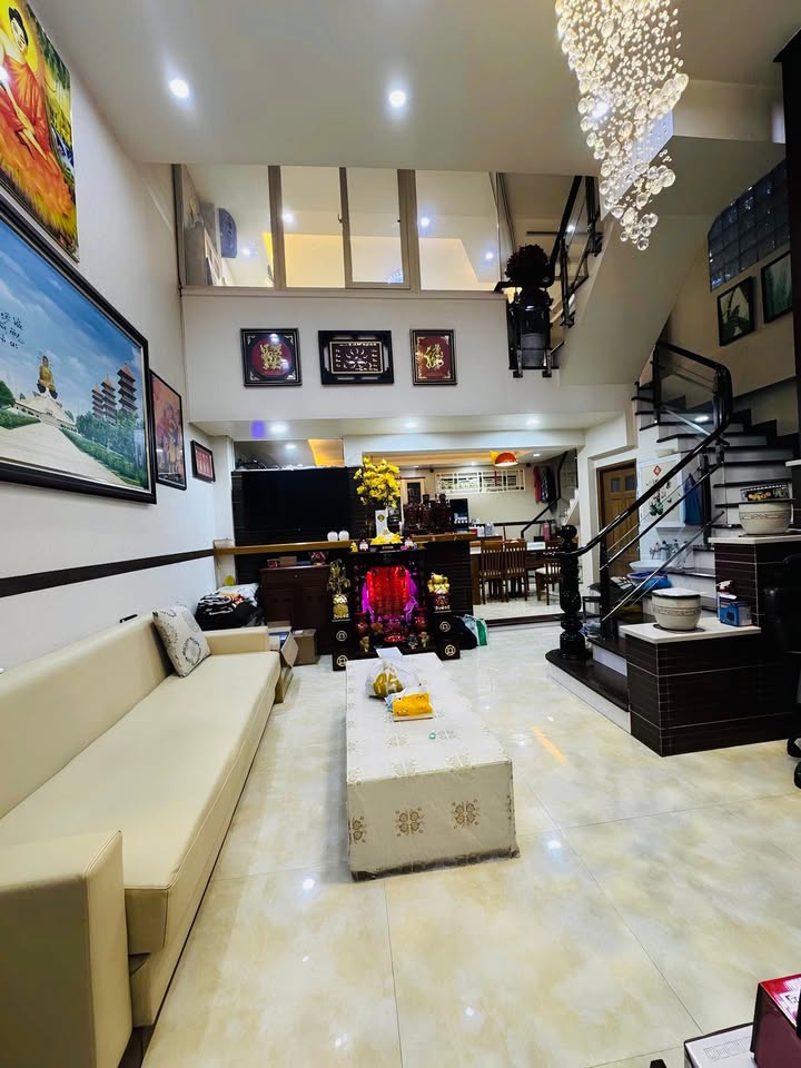 Nhà 5 tầng Bình Trị Đông A, Bình Tân 107m² giá 14 tỷ - Nội thất cao cấp, ô tô vào nhà!