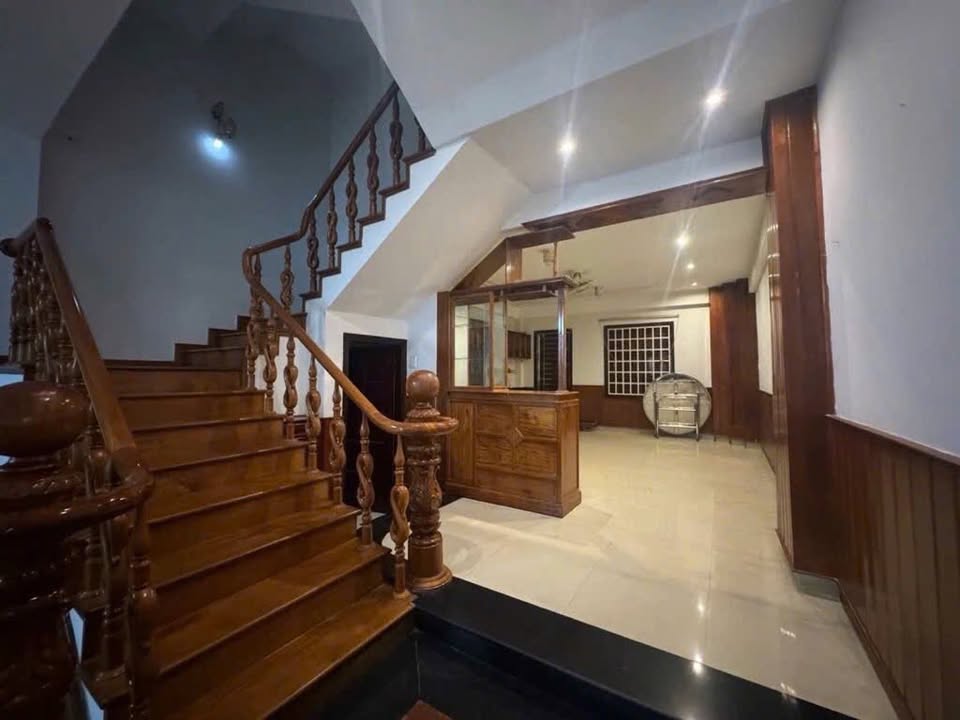 Nhà 3 tầng mặt tiền Hà Huy Giáp, Hải Châu 81m² giá 9.6 tỷ - Đầu tư sinh lời ngay!